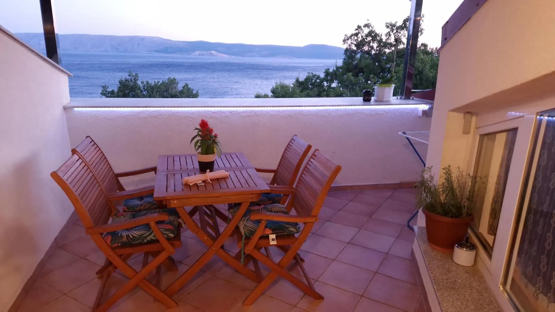 Sea Side Apartments 4* location
